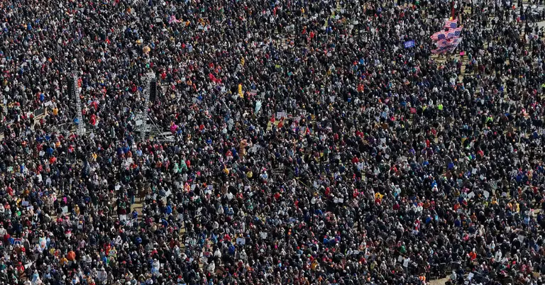 যুক্তরাষ্ট্র জুড়ে ট্রাম্পবিরোধী 'নো কিংস' বিক্ষোভ